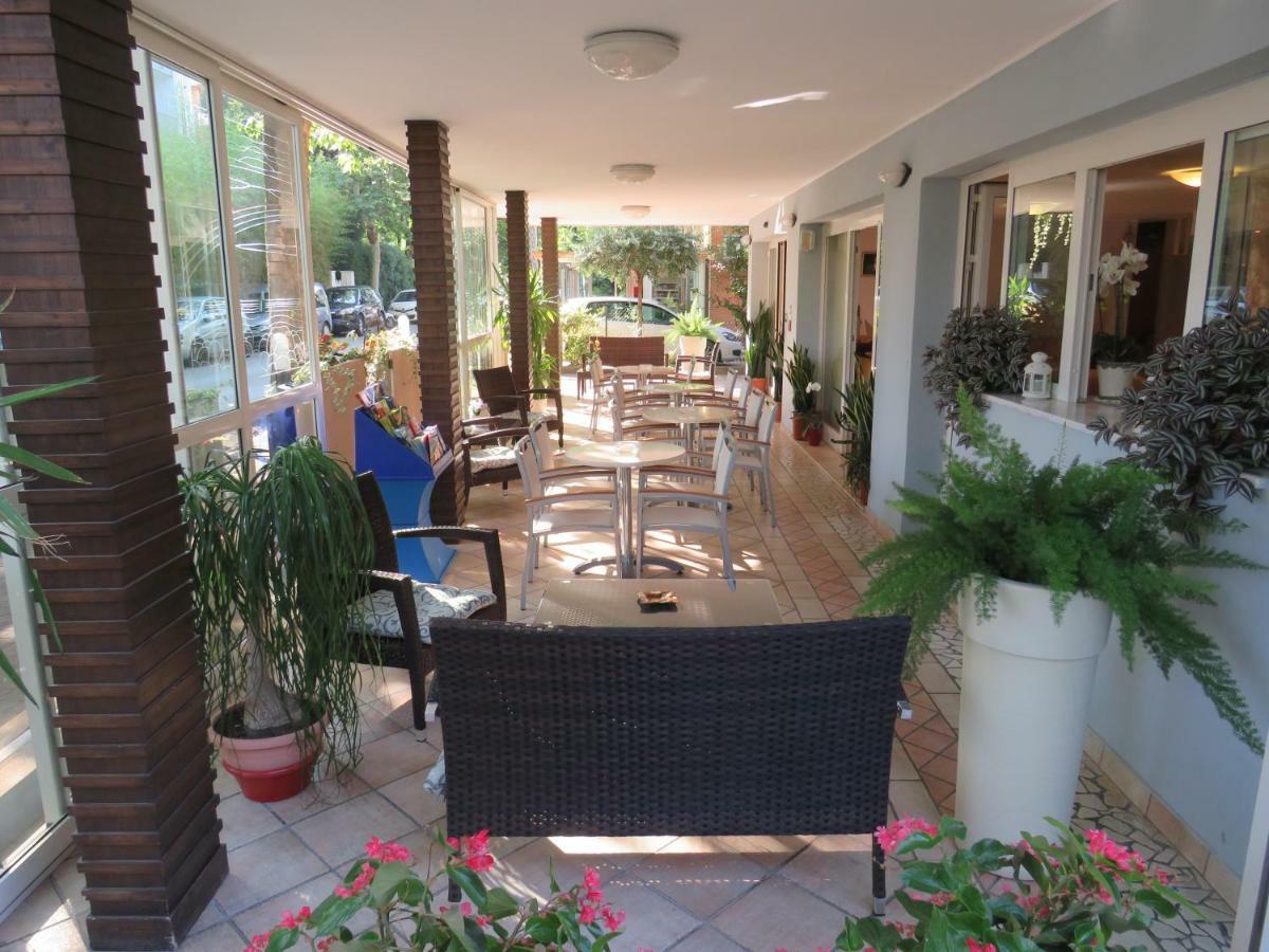Hotel Solidea Rimini Exterior photo
